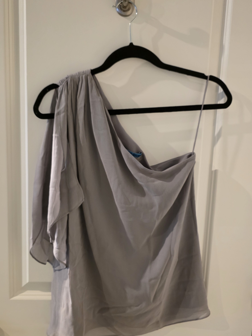 Alice + Olivia 100% Silk Slate Gray One-Shoulder Draped Top